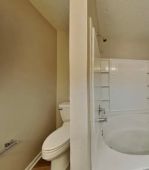 Building Photo - 4 Selsey Ct