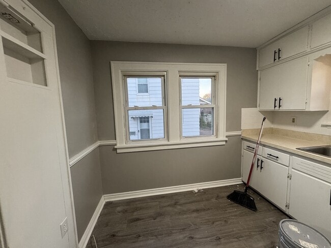 Building Photo - 11104 Lincoln Ave