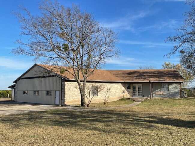 Building Photo - 552 Lawson Ln