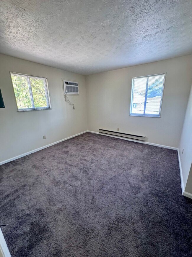 Building Photo - 1408 Jackson Ln