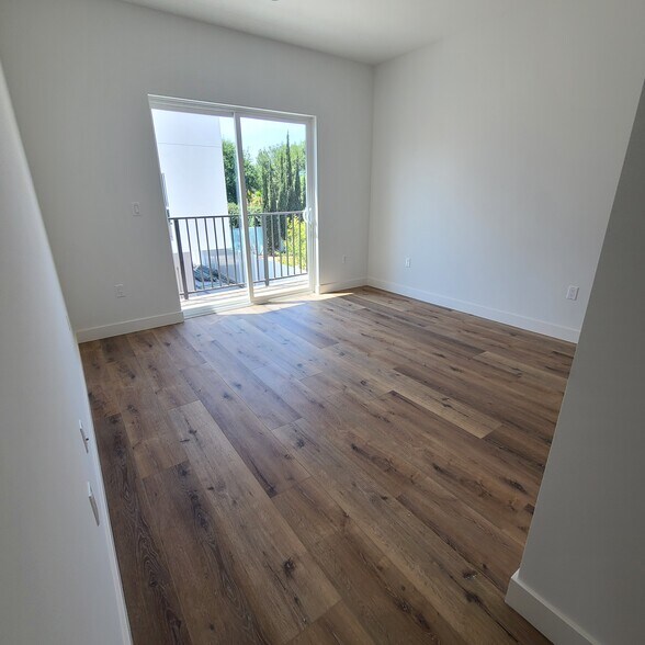 Building Photo - 13826 Bessemer St