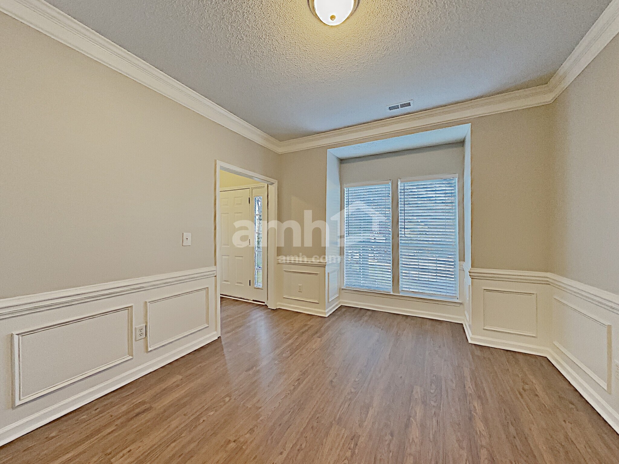 Building Photo - 1301 Sweetgum Ln
