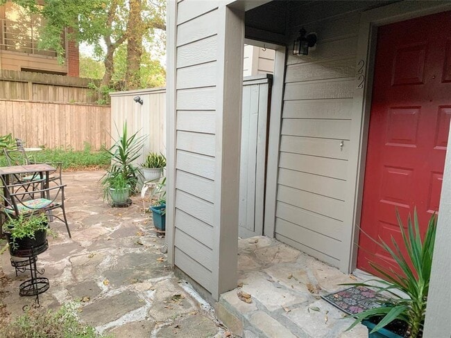 Building Photo - 2601 Augusta Dr