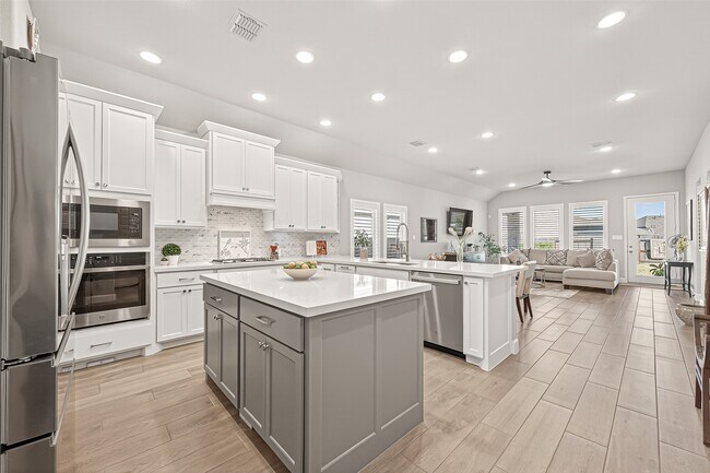 Building Photo - 8922 Flounder Rdg Dr