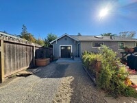 Building Photo - Furnished ADU 1 Bedroom 1 Bathroom Less Th...