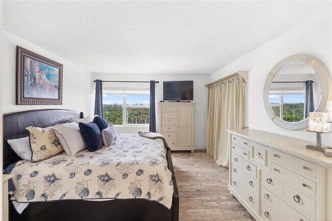 Building Photo - 1750 Benjamin Franklin Dr