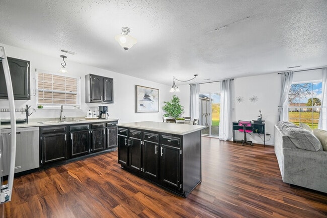 Building Photo - 2386 Meadow Bend Dr