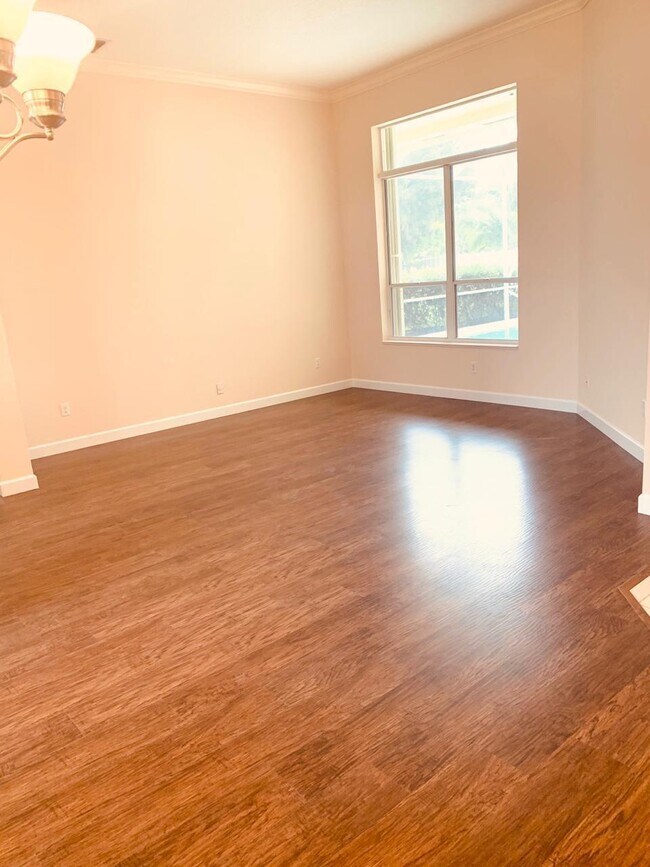 Building Photo - 9456 Lake Serena Dr