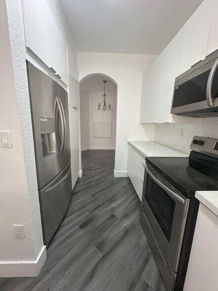 Building Photo - 14051 SW 49th St