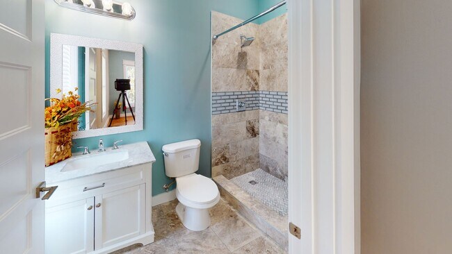 Building Photo - $1545 per Bedroom |6BR in Fort Sanders | W...