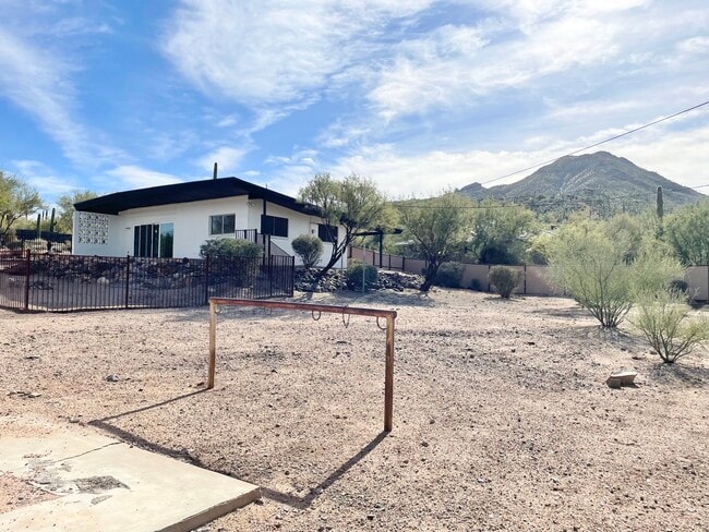 Building Photo - 37830 Linda Dr