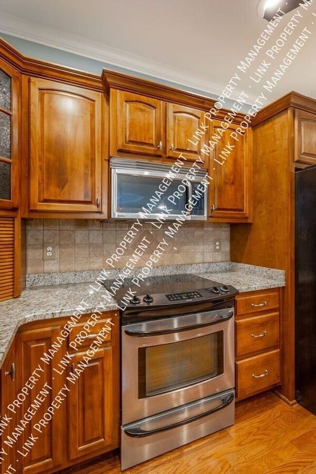 Building Photo - Coming Soon!  Almost 1800 sf Townhome in Hixson