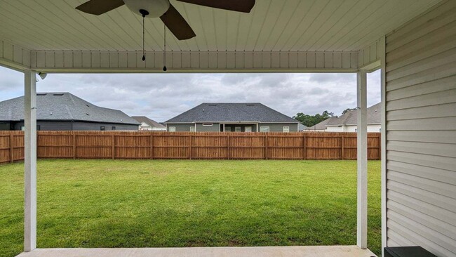 Building Photo - Knights Landing four bedroom home