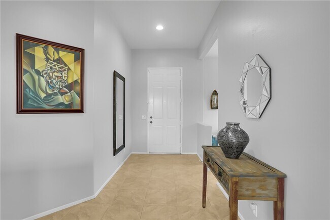 Building Photo - 515 Omar St