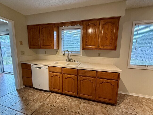 Building Photo - 9 Dunedin Dr