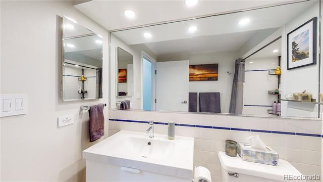 Building Photo - 3377 Blake St