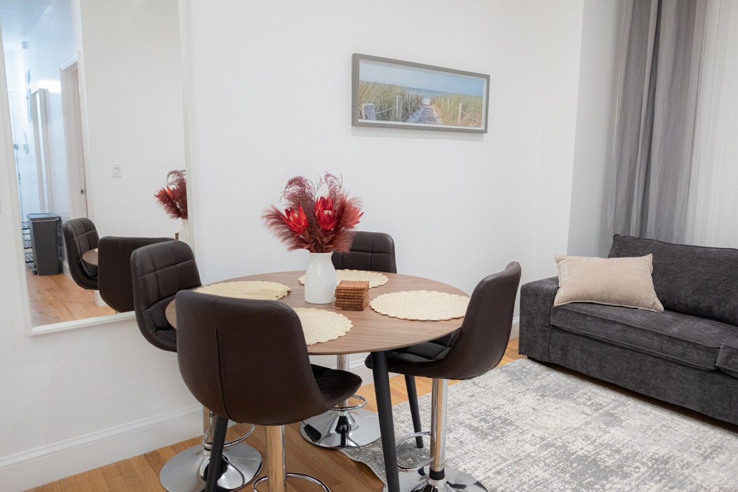 Building Photo - 230 W 113th St