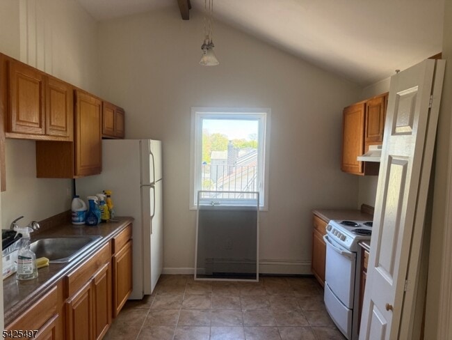 Building Photo - 74 Spring St