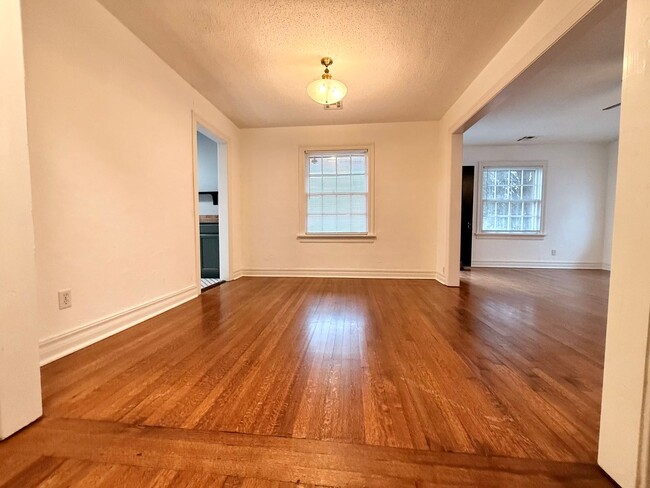 Building Photo - Updated 2BD 1BA Home in Douglas Place!!