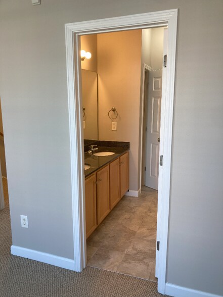 Building Photo - 2922B Yancey Way