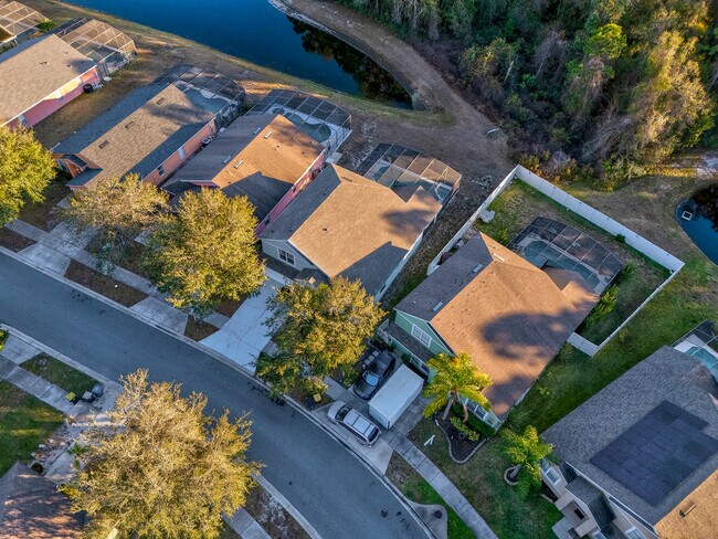 Building Photo - 453 Scrub Jay Way