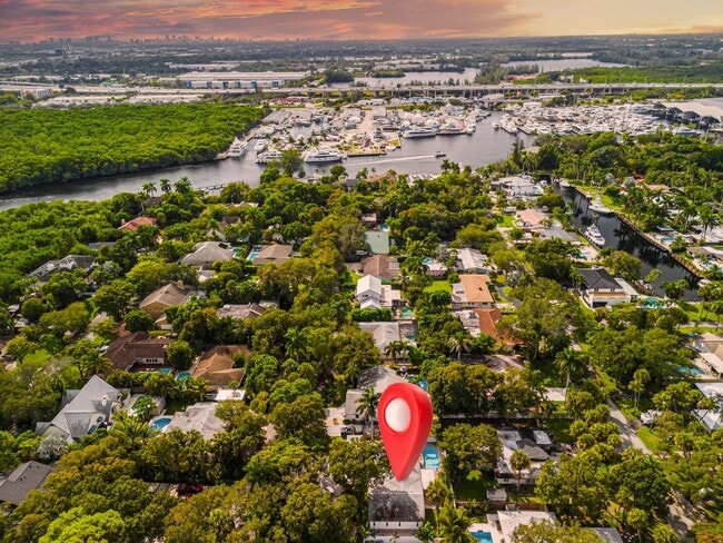 Building Photo - 2421 SW 29th Way