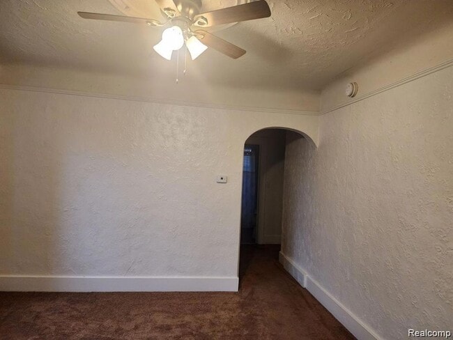 Building Photo - 196 Bondale Ave