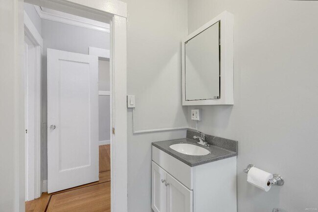 Building Photo - 312 Fillmore St