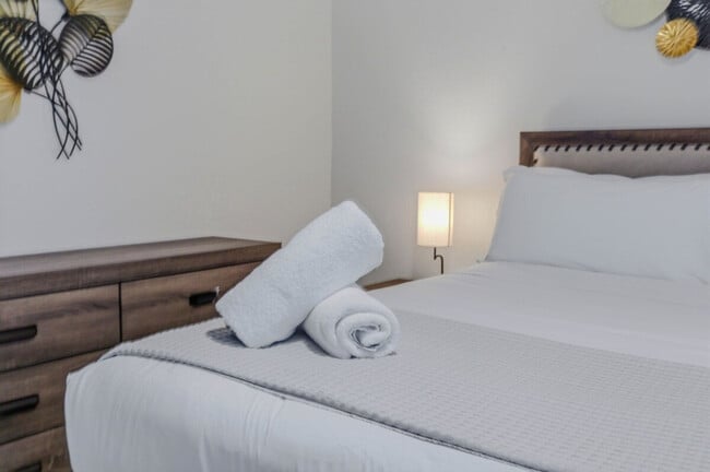 Building Photo - 3909 W Cleveland St