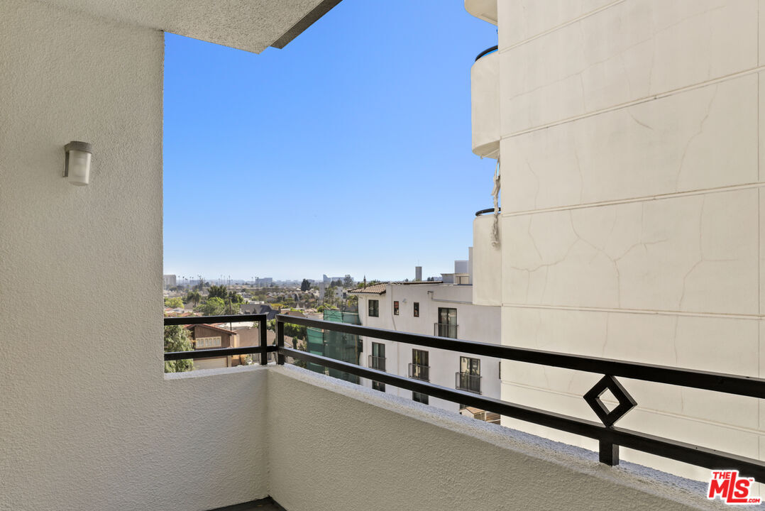 Building Photo - 10601 Wilshire Blvd