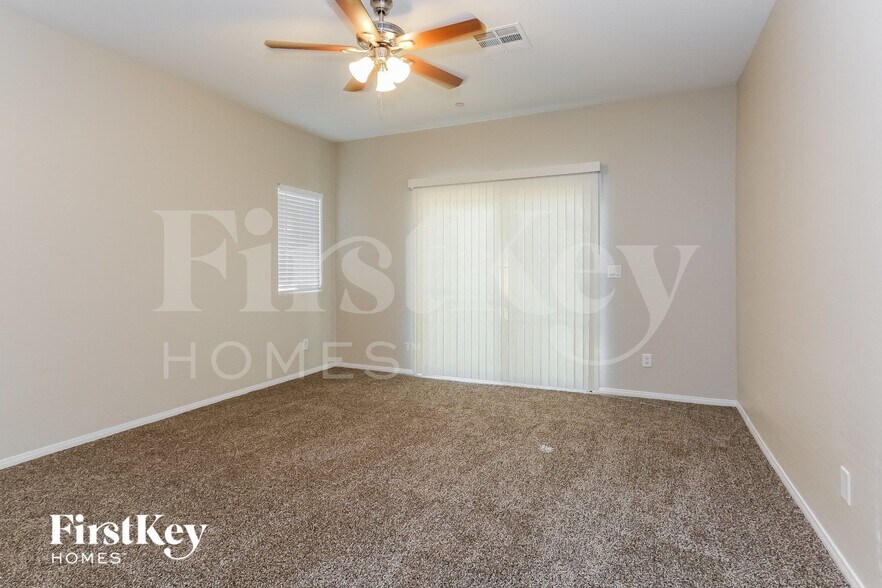 Building Photo - 8933 Hand Painted Ct