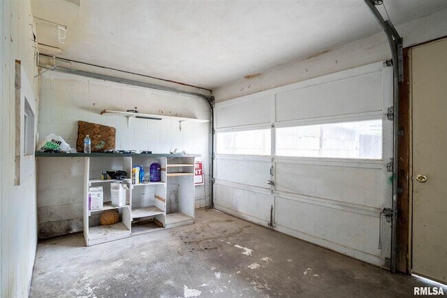 Building Photo - SW 424/426 30th Ave duplex
