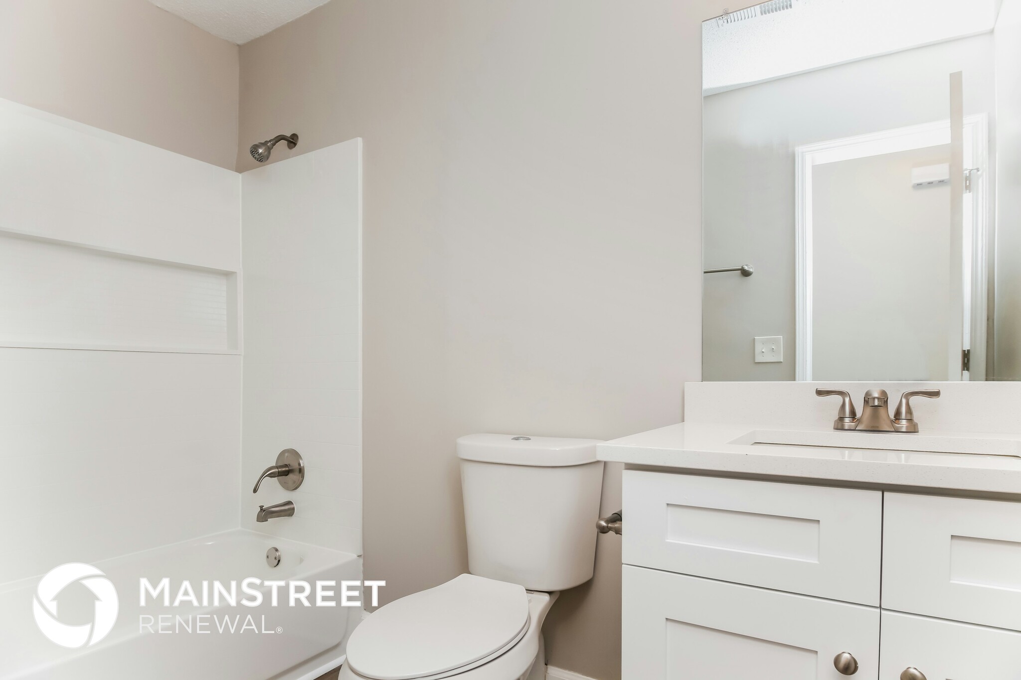 Building Photo - 2528 Country Lake Cir