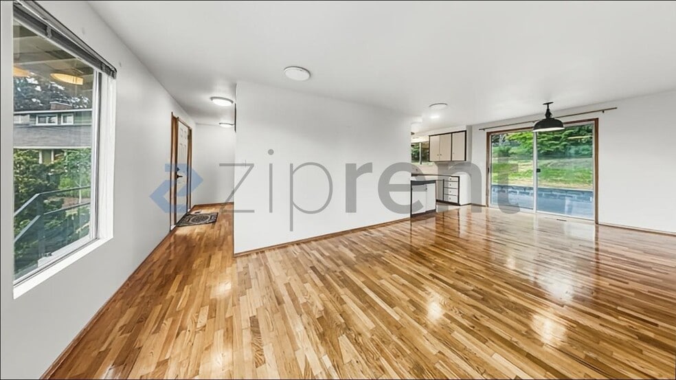 Building Photo - Unit