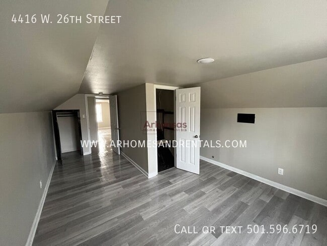 Building Photo - 4416 W 26th St