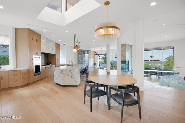 Building Photo - 5632 Camelback Canyon Dr