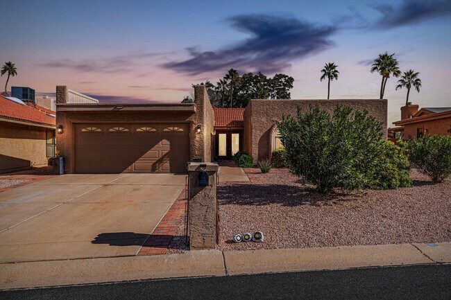 Building Photo - 26241 S Lakemont Dr