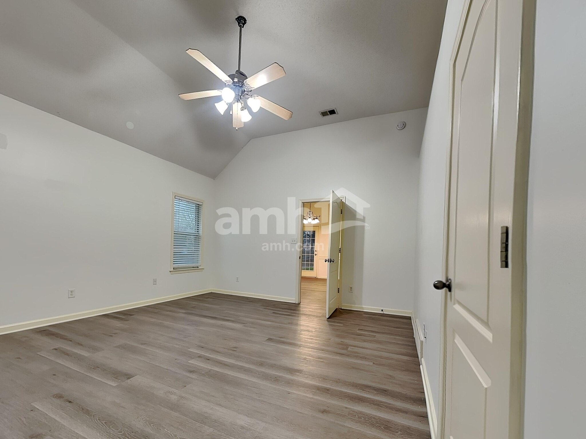 Building Photo - 6377 Braybourne Main