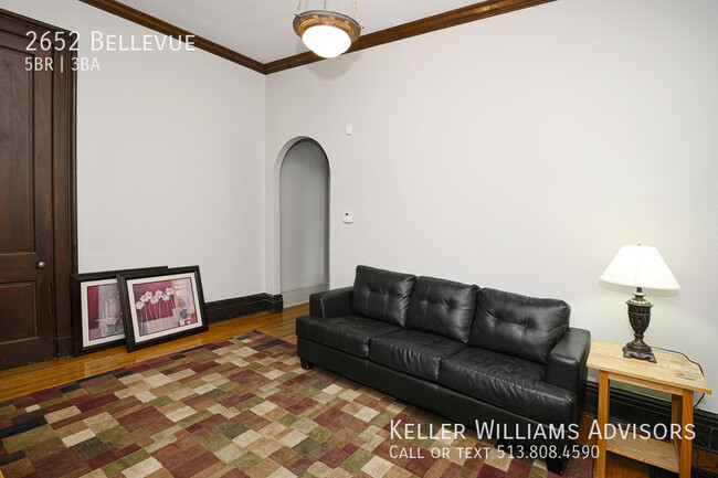 Building Photo - 2652 Bellevue-