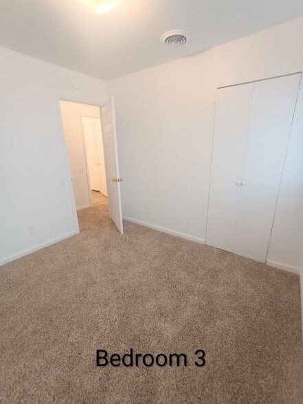 Building Photo - 1152 W Juniper Dr