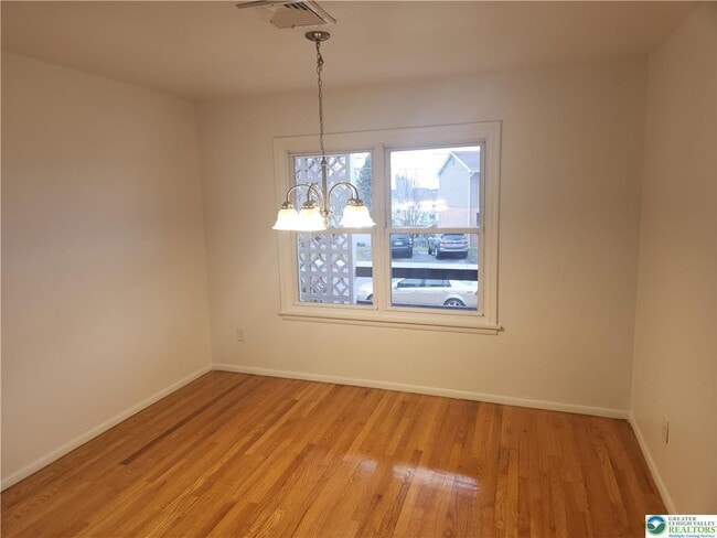 Building Photo - 2827 W 28th St