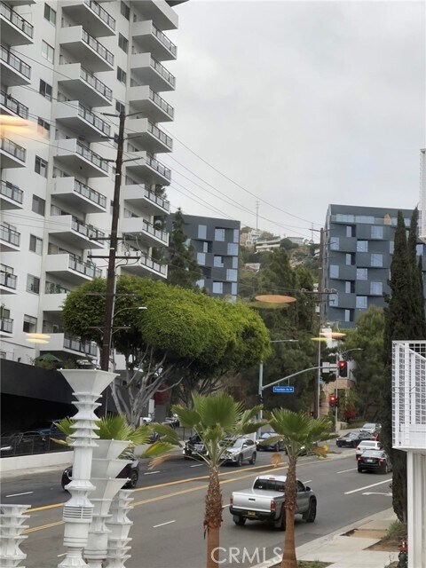 Building Photo - 1124 N La Cienega Blvd