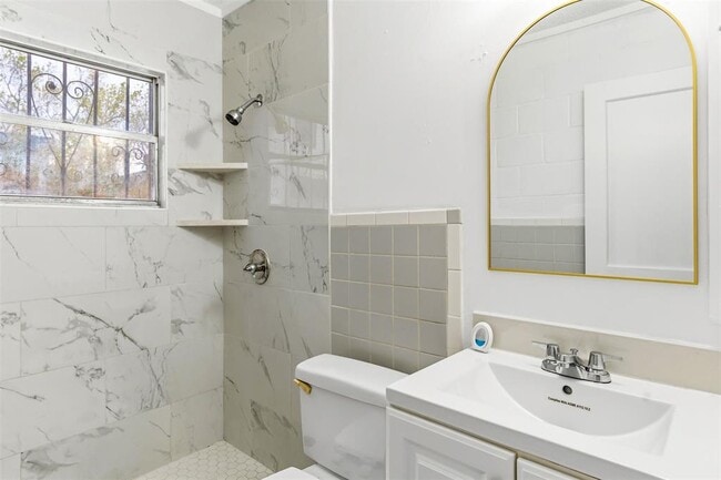 Building Photo - 1311 E M. Franklin Ave