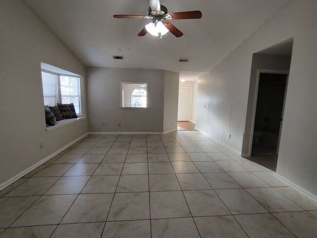 Building Photo - Beautiful 3Bed/2Ba Retreat, Centrally Located to EVERYTHING in PCB!