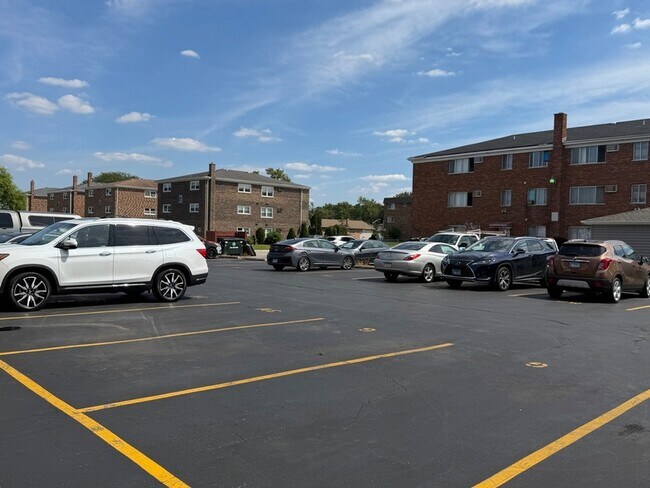 Building Photo - 8101 83rd Pl