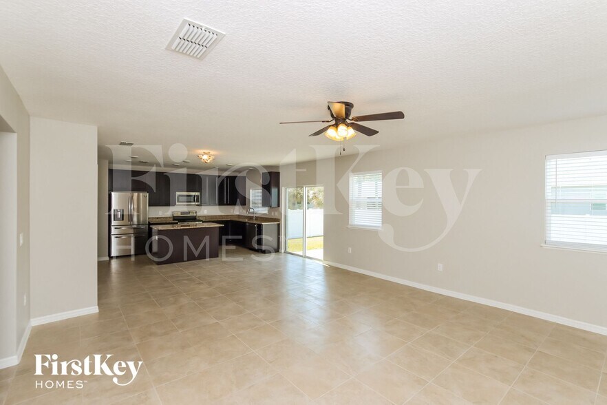 Building Photo - 2124 Paoli Dr NE