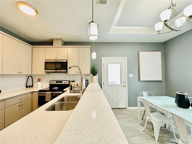 Building Photo - 4701 Mulberry Ave