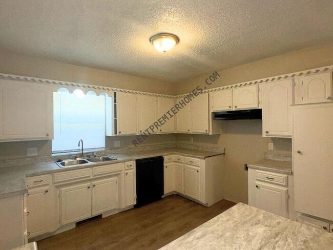 Building Photo - 11629 Kings Cir