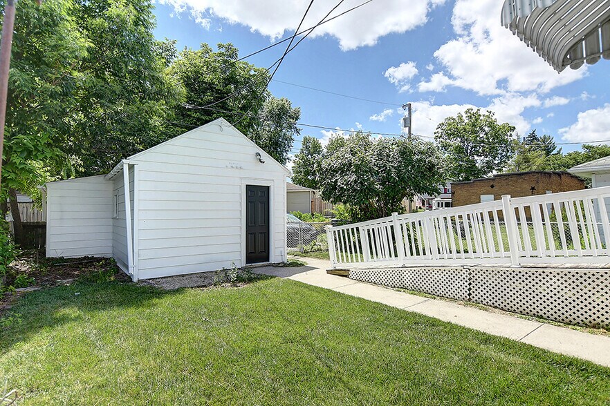 Building Photo - 523 Watervliet Ave