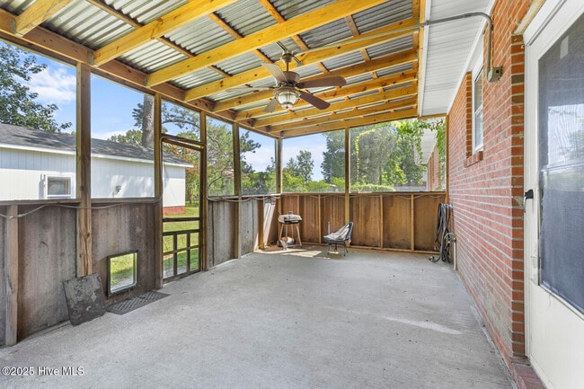 Building Photo - 106 Estate Dr